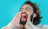 🧬 人間だけが持つ「NOVA1遺伝子変異」をマウスに導入すると鳴き声が変化、言語進化との関連が浮上