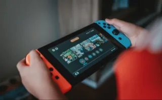 🇺🇸トランプ関税で任天堂に大打撃🎮 株価が一時10％以上暴落、Switch 2の販売計画にも影響