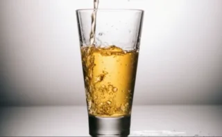 🚰健康のために「おしっこを飲む」のは本当に効果的？科学的に検証してみた