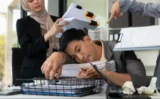 🧠 長時間労働で脳が変わる！？驚きの研究結果とその影響