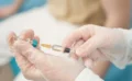 💉人に菌を「意図的に感染」させた実験で明らかに──ペニシリン投与量の“常識”が覆る