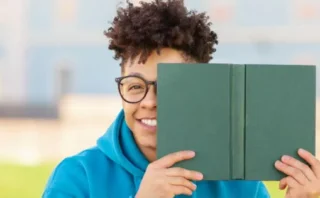 「読書」が孤独解消＆脳を活性化する理由とは？