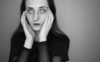 精神疾患に気づけなかった女性が「統合失調症」と診断されるまでの物語 精神疾患に気づけなかった女性が「統合失調症」と診断されるまでの物語