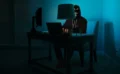 💻北朝鮮のIT労働者を支援したアメリカ人女性に懲役8年半、驚きの「ノートPCファーム」の実態とは