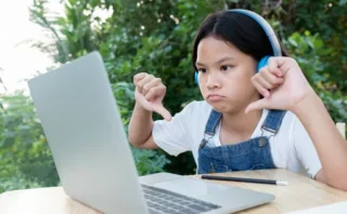 中国製AI「DeepSeek」、政治的理由で“低品質な回答”を出力か？🤖🇨🇳