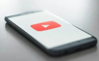 🎥 YouTube、コロナや選挙情報で停止されたアカウントの「復活申請」を正式に許可へ
