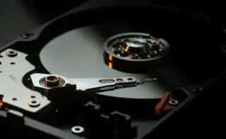 ⚙️ 中国がレアアース輸出規制を拡大へ──HDD・半導体・ディスプレイなどPC部品サプライチェーンに波紋