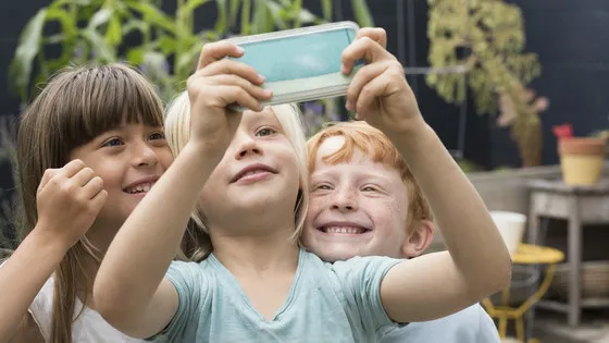 🚫オーストラリア当局、「子どもを危険にさらすSNS」に自己評価を要請　GitHubやTwitchも対象に