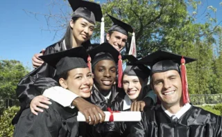 🎓「4年制大学の学位は、もはや学費に見合わない？」