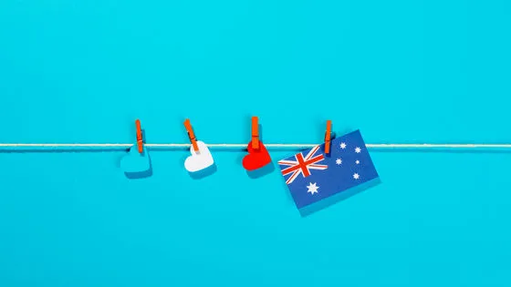 オーストラリアで世界初の16歳未満SNS禁止法が施行。対象アプリ、最大51億円の罰金、年齢保証の仕組み、誤判定問題、世界への影響をわかりやすく解説。