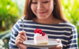 🍰 なぜ「デザートは別腹」なのか？ 解剖学者が明かす“甘い物が入る”人体の驚くべき仕組み
