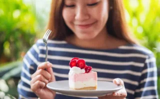 🍰 なぜ「デザートは別腹」なのか？ 解剖学者が明かす“甘い物が入る”人体の驚くべき仕組み