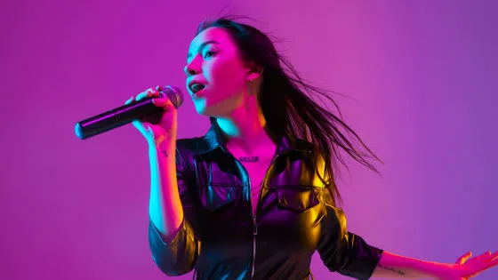 🎤 有名になるほど寿命が短くなる？歌手の死亡リスクを調べた研究が話題に