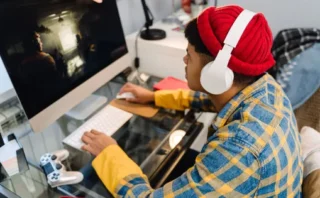 自作ゲームを起動すると「ヘッドホンがブーン…」原因は“GPUの挙動”だった🎧⚡