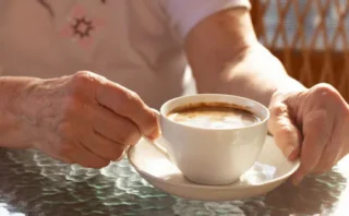 ☕ 紅茶かコーヒーか？