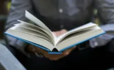 📚🧠 誤情報に騙されない人は何が違う？批判的思考力を鍛える「深い読書」の科学