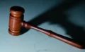 ⚖️ 性的ディープフェイク被害者が訴訟可能に｜米上院が「DEFIANCE Act」を全会一致で可決