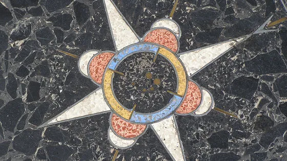 フーバーダムに隠された「2万6000年の星図」🌌 建設日を未来へ伝える壮大な芸術作品とは？