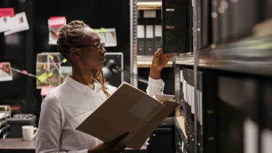 インターネットアーカイブの設備・PetaBoxストレージ・クローラー技術・資金繰り・著作権訴訟・分散型DWeb戦略まで徹底解説。212PBを支える技術と運営の全貌を専門的に解説します。