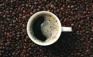 ☕ 毎日のカフェイン習慣で認知症リスク低下？最新研究が示す「2～3杯」の最適ライン