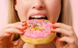 🍬 砂糖の摂りすぎは記憶力を傷つける？大規模分析で判明した「脳への長期ダメージ」の可能性
