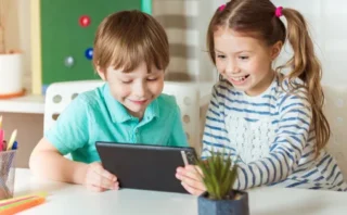 🤖 ノルウェーが小学生の生成AI利用を原則禁止へ　紙の教科書を重視し「基礎学力の回復」を目指す