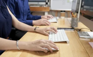 🤖 テスラが従業員のAI利用に「週200ドル」の上限　Grokは対象外、企業で広がる“トークン節約”の動き