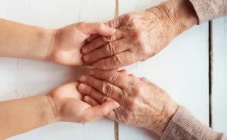 🧬 現代の若者は「生物学的に早く老化」している？ 若年がん増加との関連を大規模研究が指摘