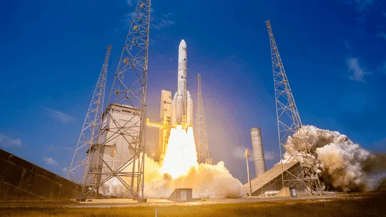 Amazonが最大5105基の衛星で「宇宙の携帯基地局」を構築へ、iPhoneも圏外から直接通信できる時代に