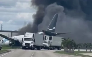 Amazon Air貨物機がマイアミ空港で滑走路をオーバーラン、5人死亡　NTSB調査で「速度超過」と着陸後のゴーアラウンド試行が判明