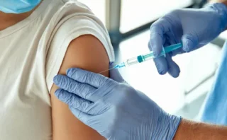 HPVワクチンは男性の「のどのがん」も防ぐ？140万人超の研究で頭頸部がんリスク低下との関連
