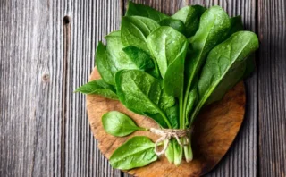 ほうれん草を練り込んだパンで「インスリンのピーク」が30分遅延、野菜を主食に組み込む新研究